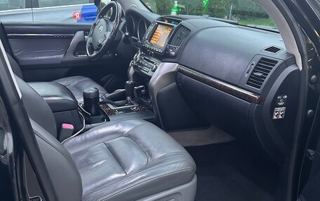 Toyota Land Cruiser 200, 2010 год, 2 799 000 рублей, 15 фотография