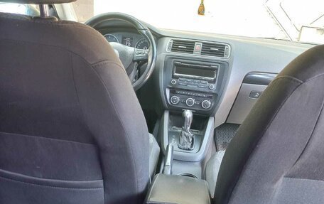 Volkswagen Jetta VI, 2012 год, 950 000 рублей, 11 фотография