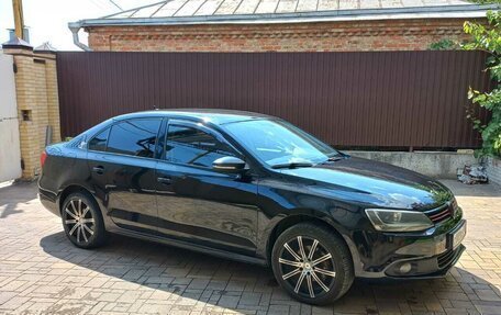 Volkswagen Jetta VI, 2012 год, 950 000 рублей, 8 фотография