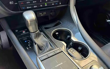 Lexus RX IV рестайлинг, 2021 год, 3 770 000 рублей, 10 фотография