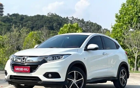 Honda Vezel, 2021 год, 1 590 000 рублей, 1 фотография