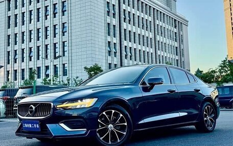Volvo S60 III, 2021 год, 1 900 202 рублей, 2 фотография