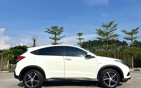 Honda Vezel, 2021 год, 1 590 000 рублей, 7 фотография