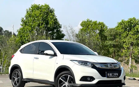 Honda Vezel, 2021 год, 1 590 000 рублей, 3 фотография
