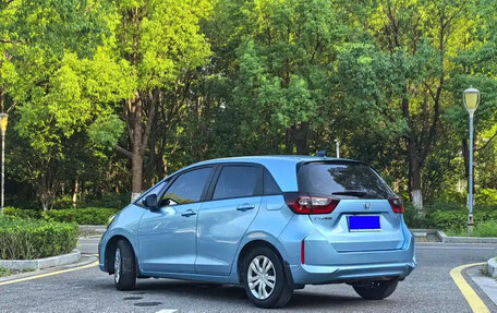 Honda Fit, 2022 год, 1 050 000 рублей, 5 фотография