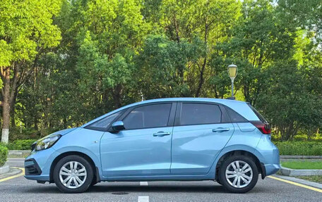 Honda Fit, 2022 год, 1 050 000 рублей, 6 фотография