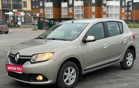 Renault Sandero II рестайлинг, 2015 год, 935 000 рублей, 2 фотография