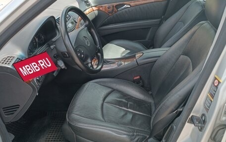 Mercedes-Benz E-Класс, 2005 год, 1 100 000 рублей, 7 фотография