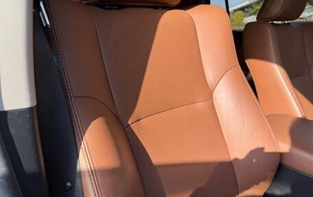 Toyota Land Cruiser Prado 150 рестайлинг 2, 2022 год, 3 150 000 рублей, 11 фотография