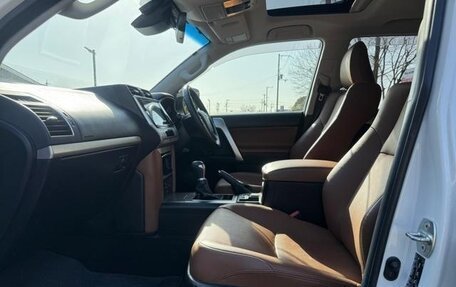 Toyota Land Cruiser Prado 150 рестайлинг 2, 2022 год, 3 150 000 рублей, 29 фотография