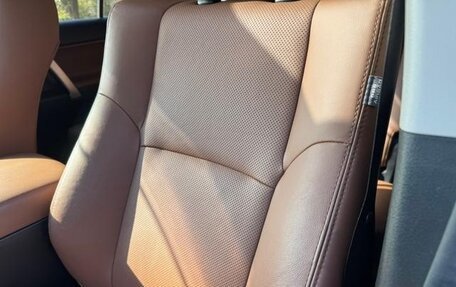 Toyota Land Cruiser Prado 150 рестайлинг 2, 2022 год, 3 150 000 рублей, 31 фотография