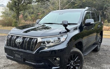 Toyota Land Cruiser Prado 150 рестайлинг 2, 2022 год, 3 150 000 рублей, 3 фотография