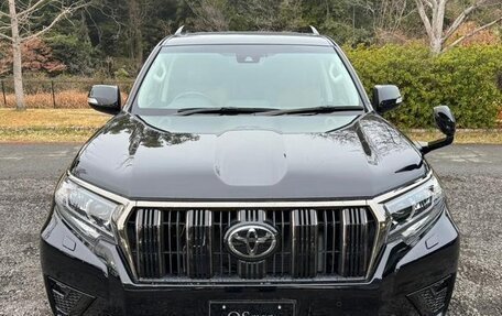 Toyota Land Cruiser Prado 150 рестайлинг 2, 2022 год, 3 150 000 рублей, 7 фотография