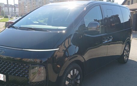 Hyundai Staria, 2023 год, 5 050 000 рублей, 1 фотография