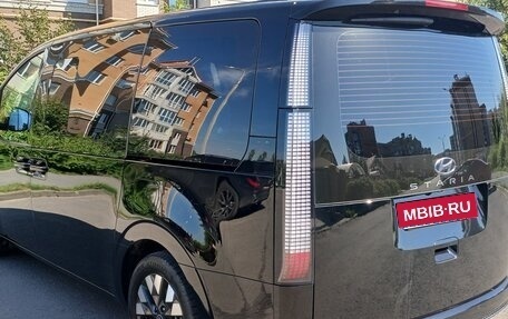 Hyundai Staria, 2023 год, 5 050 000 рублей, 3 фотография