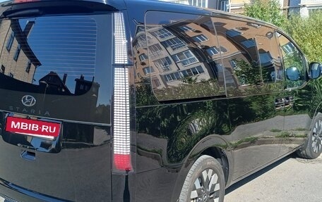 Hyundai Staria, 2023 год, 5 050 000 рублей, 4 фотография