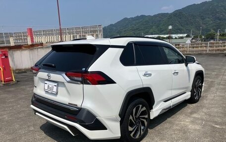 Toyota RAV4, 2022 год, 2 500 000 рублей, 4 фотография