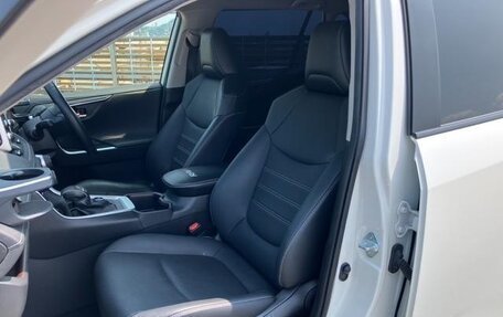 Toyota RAV4, 2022 год, 2 500 000 рублей, 11 фотография