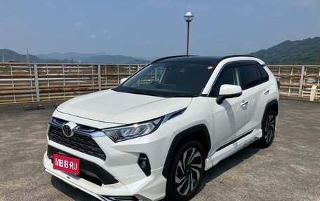 Toyota RAV4, 2022 год, 2 500 000 рублей, 3 фотография