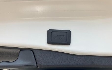 Toyota RAV4, 2022 год, 2 500 000 рублей, 26 фотография