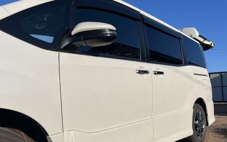 Toyota Noah III, 2019 год, 2 750 000 рублей, 3 фотография