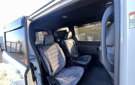 Toyota Noah III, 2019 год, 2 750 000 рублей, 14 фотография