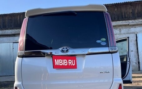Toyota Noah III, 2019 год, 2 750 000 рублей, 7 фотография