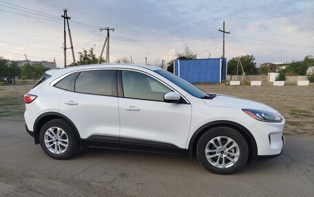 Ford Escape, 2020 год, 1 870 000 рублей, 3 фотография