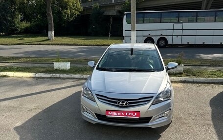 Hyundai Solaris II рестайлинг, 2016 год, 1 050 000 рублей, 1 фотография