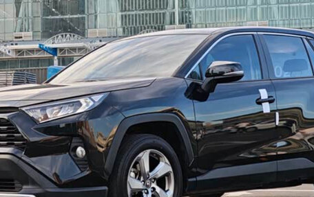 Toyota RAV4, 2021 год, 2 405 000 рублей, 2 фотография