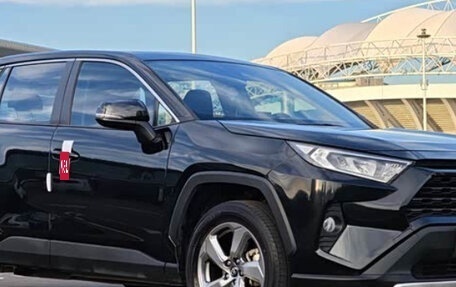 Toyota RAV4, 2021 год, 2 405 000 рублей, 5 фотография