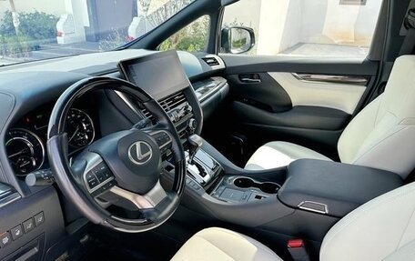 Lexus LM I, 2022 год, 12 620 000 рублей, 9 фотография