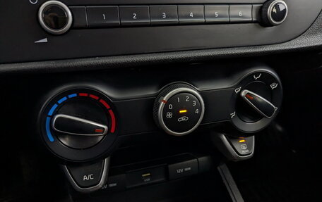 KIA Rio IV, 2021 год, 1 015 000 рублей, 26 фотография