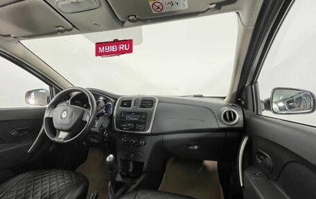 Renault Logan II, 2017 год, 765 000 рублей, 12 фотография