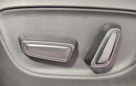 Toyota Land Cruiser Prado, 2024 год, 12 290 000 рублей, 19 фотография