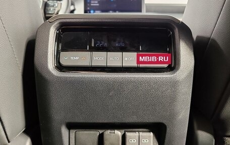 Toyota Land Cruiser Prado, 2024 год, 12 290 000 рублей, 18 фотография