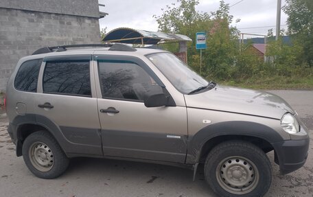 Chevrolet Niva I рестайлинг, 2011 год, 450 000 рублей, 2 фотография