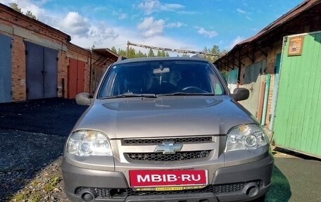 Chevrolet Niva I рестайлинг, 2011 год, 450 000 рублей, 7 фотография