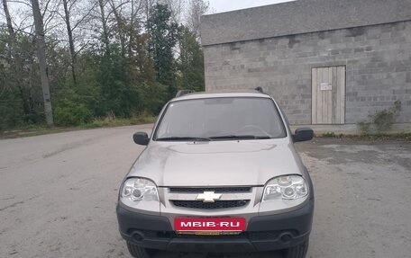 Chevrolet Niva I рестайлинг, 2011 год, 450 000 рублей, 1 фотография