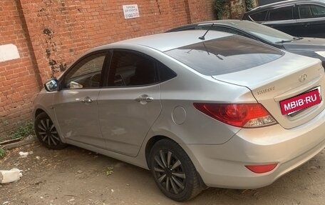 Hyundai Solaris II рестайлинг, 2013 год, 715 000 рублей, 3 фотография