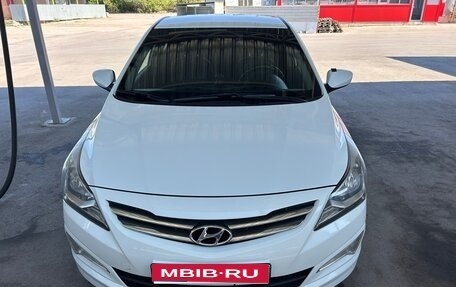 Hyundai Solaris II рестайлинг, 2014 год, 1 200 000 рублей, 1 фотография