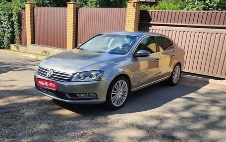 Volkswagen Passat B7, 2012 год, 1 000 000 рублей, 1 фотография