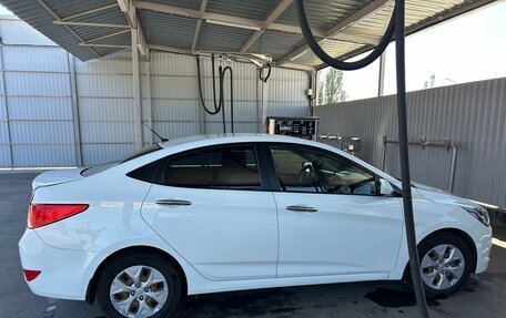 Hyundai Solaris II рестайлинг, 2014 год, 1 200 000 рублей, 2 фотография