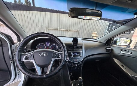 Hyundai Solaris II рестайлинг, 2014 год, 1 200 000 рублей, 6 фотография