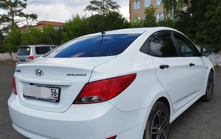 Hyundai Solaris II рестайлинг, 2015 год, 890 000 рублей, 4 фотография