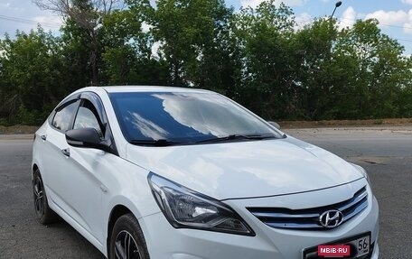 Hyundai Solaris II рестайлинг, 2015 год, 890 000 рублей, 3 фотография