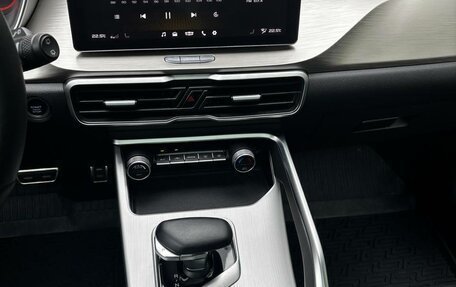 Geely Coolray I, 2022 год, 2 050 000 рублей, 9 фотография