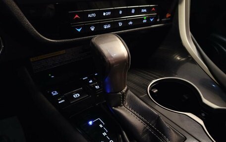Lexus RX IV рестайлинг, 2018 год, 3 398 000 рублей, 16 фотография