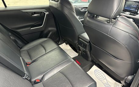 Toyota RAV4, 2019 год, 2 900 000 рублей, 12 фотография