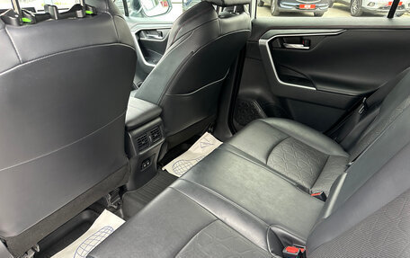 Toyota RAV4, 2019 год, 2 900 000 рублей, 9 фотография